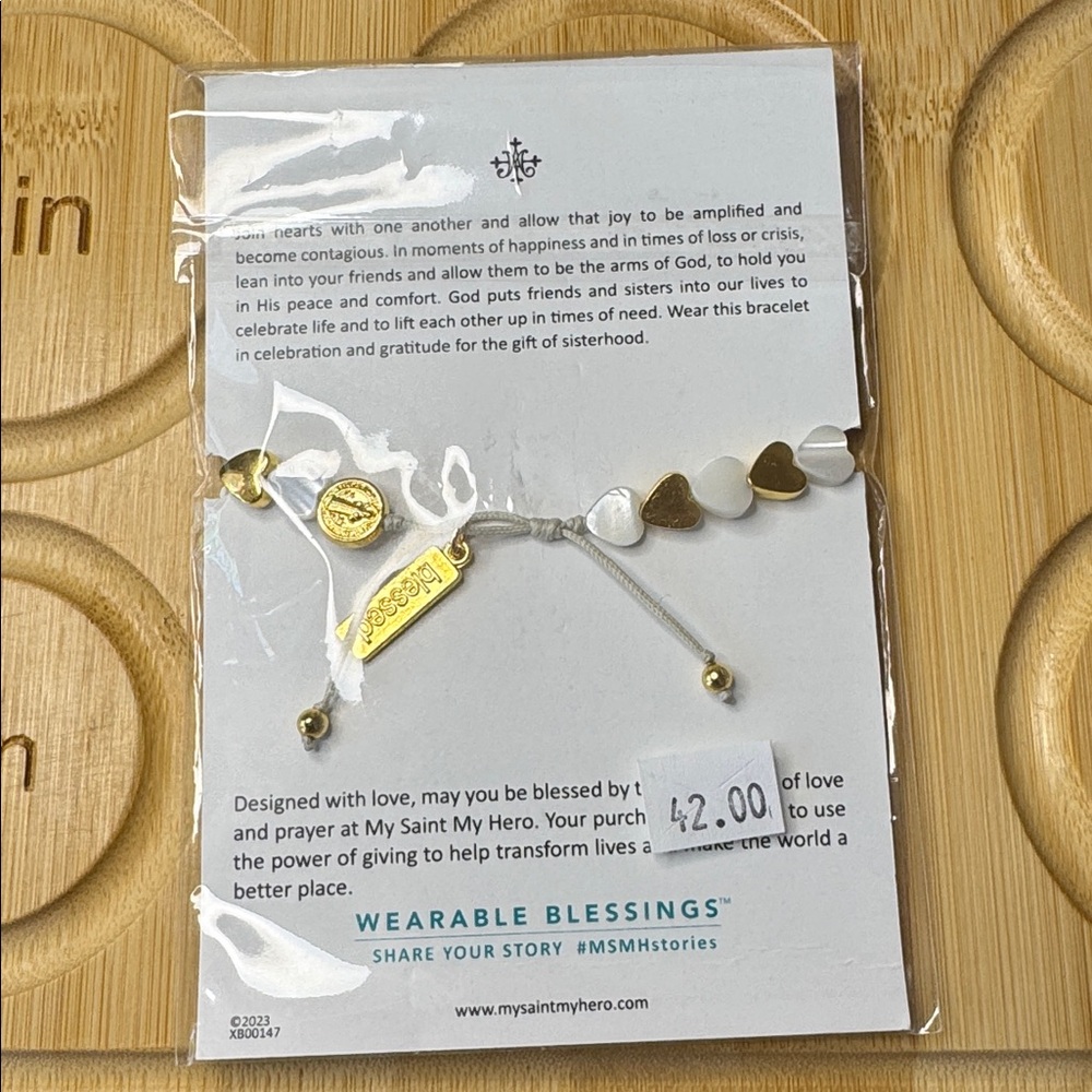Sisters of The Heart Mother of Pearl & Gold tone Hearts Bracelet - Picture 11 of 13